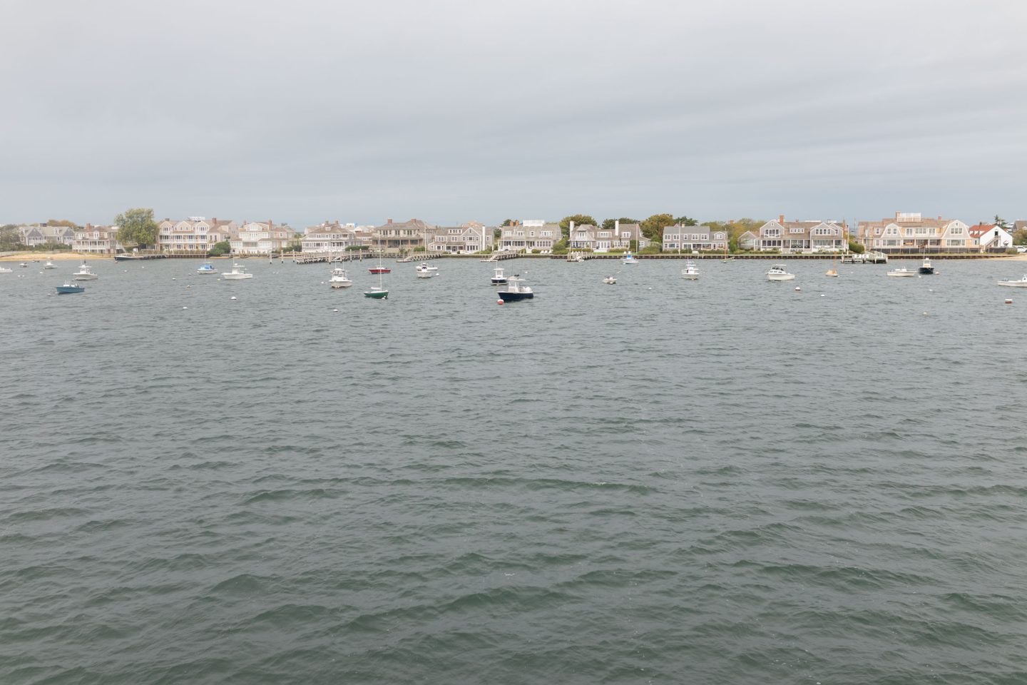 boats in nantucket harbor