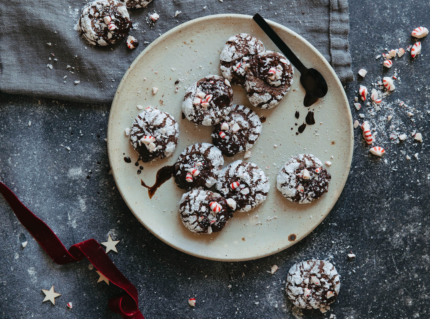 chocolate peppermint snowball cookies_holiday desserts