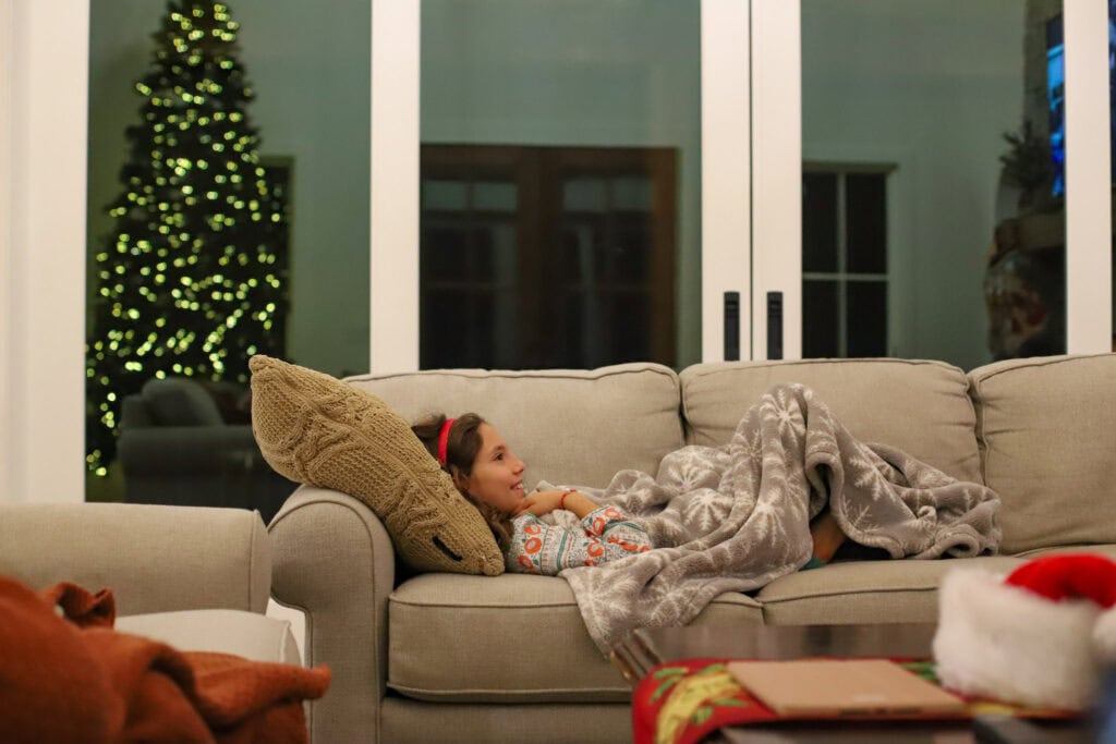 kaitlyn cozy couch Day in the Life: 13 Years Old & 10 Years Old