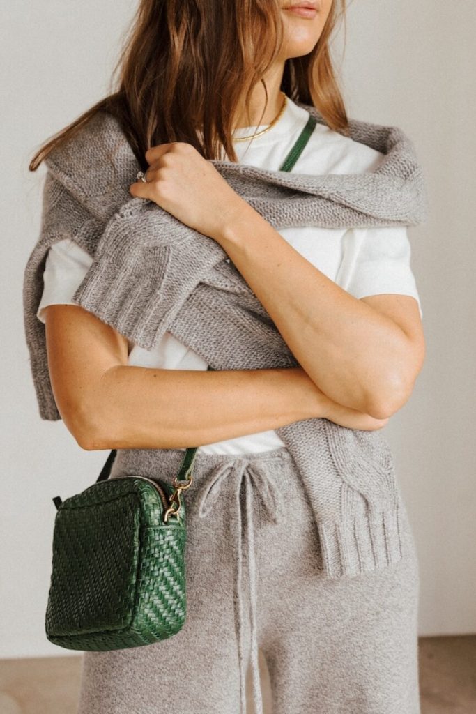 Cozy and Chic Holiday Travel Outfits to Recreate This Season
