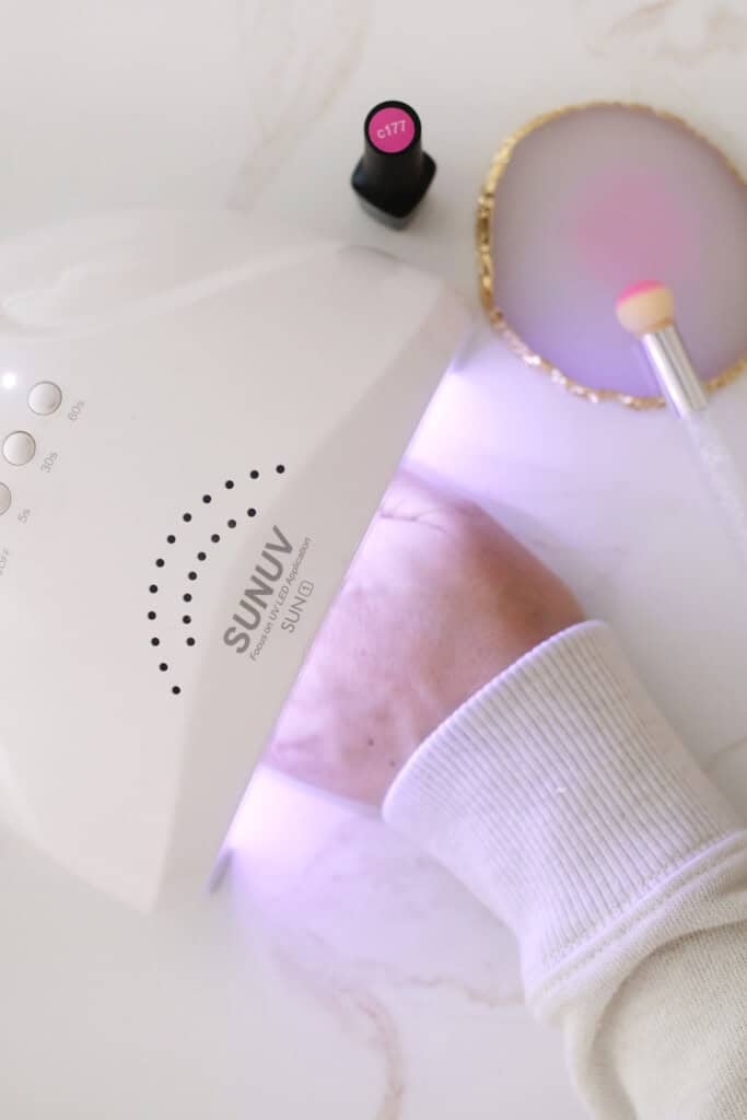 setting ombre gel nails